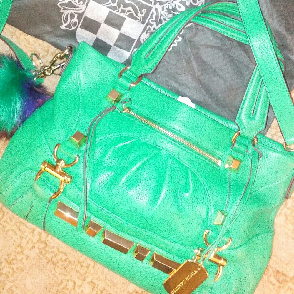 TODAYVince Camuto 100% leatherPurse