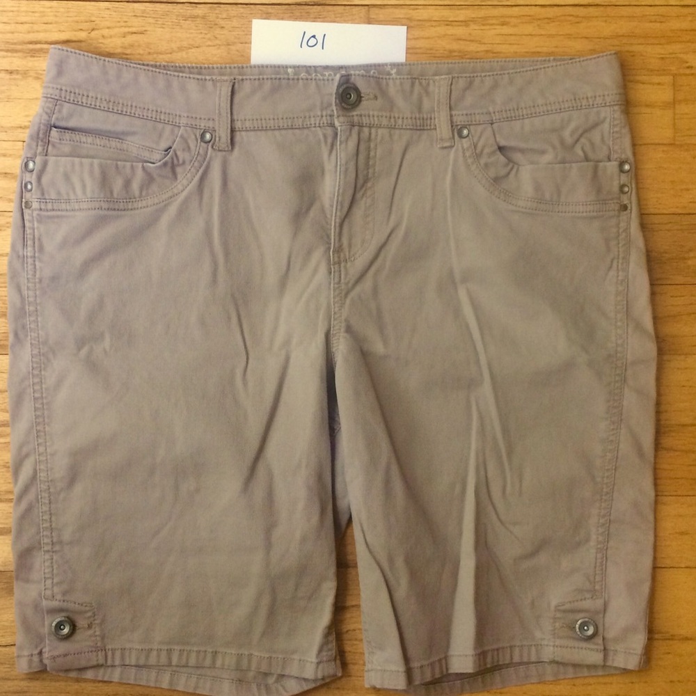 SONOMA MODERN BERMUDA KHAKI SHORTS