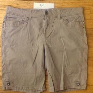 SONOMA MODERN BERMUDA KHAKI SHORTS