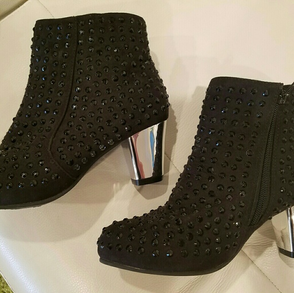 Booties - Picture 3 of 4