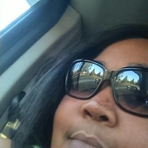 Meet your Posher, Monique