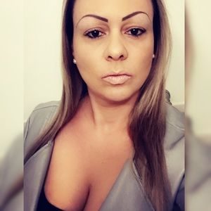 Meet your Posher, Aline