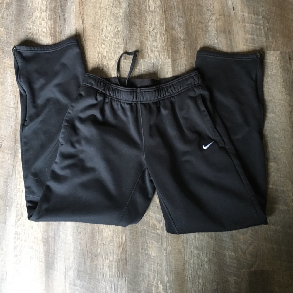 Nike black sweats. EUC Ladies M