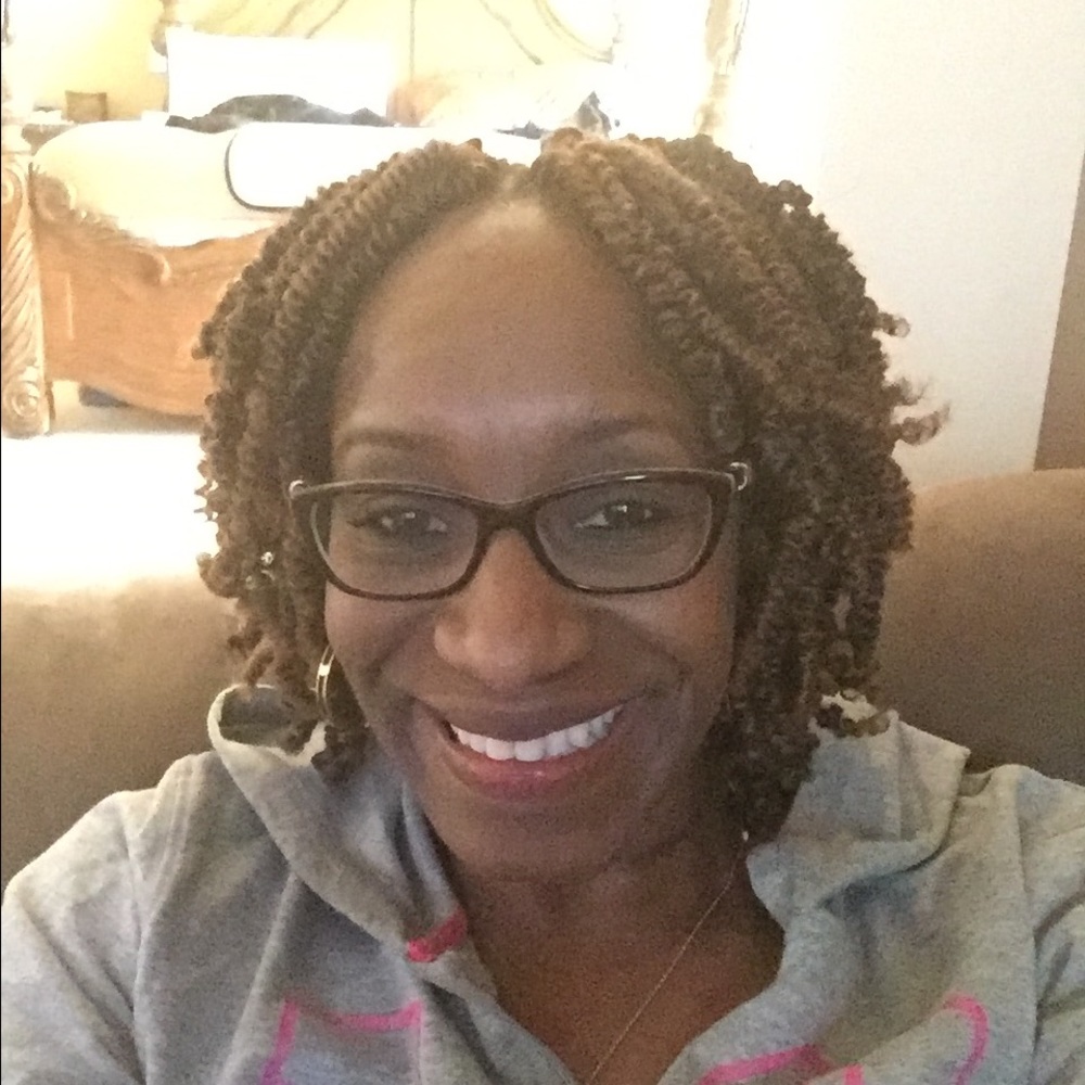 Meet your Posher, Kenessa