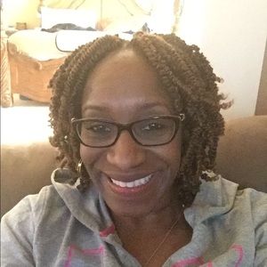 Meet your Posher, Kenessa