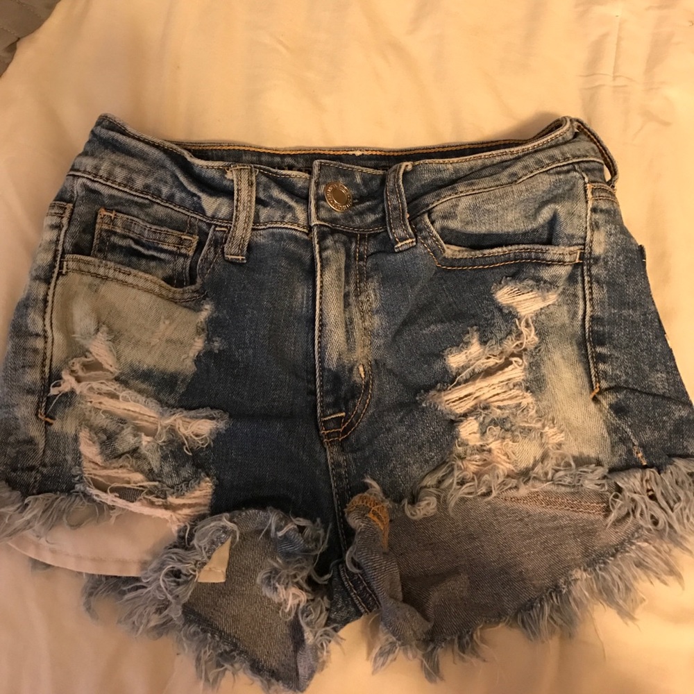 Mid rise American eagle destroyed shorts