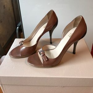 limited edition  Prada patent beige sandals 36.5.