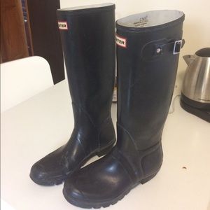 Hunter Black Boots sz 8M/9F