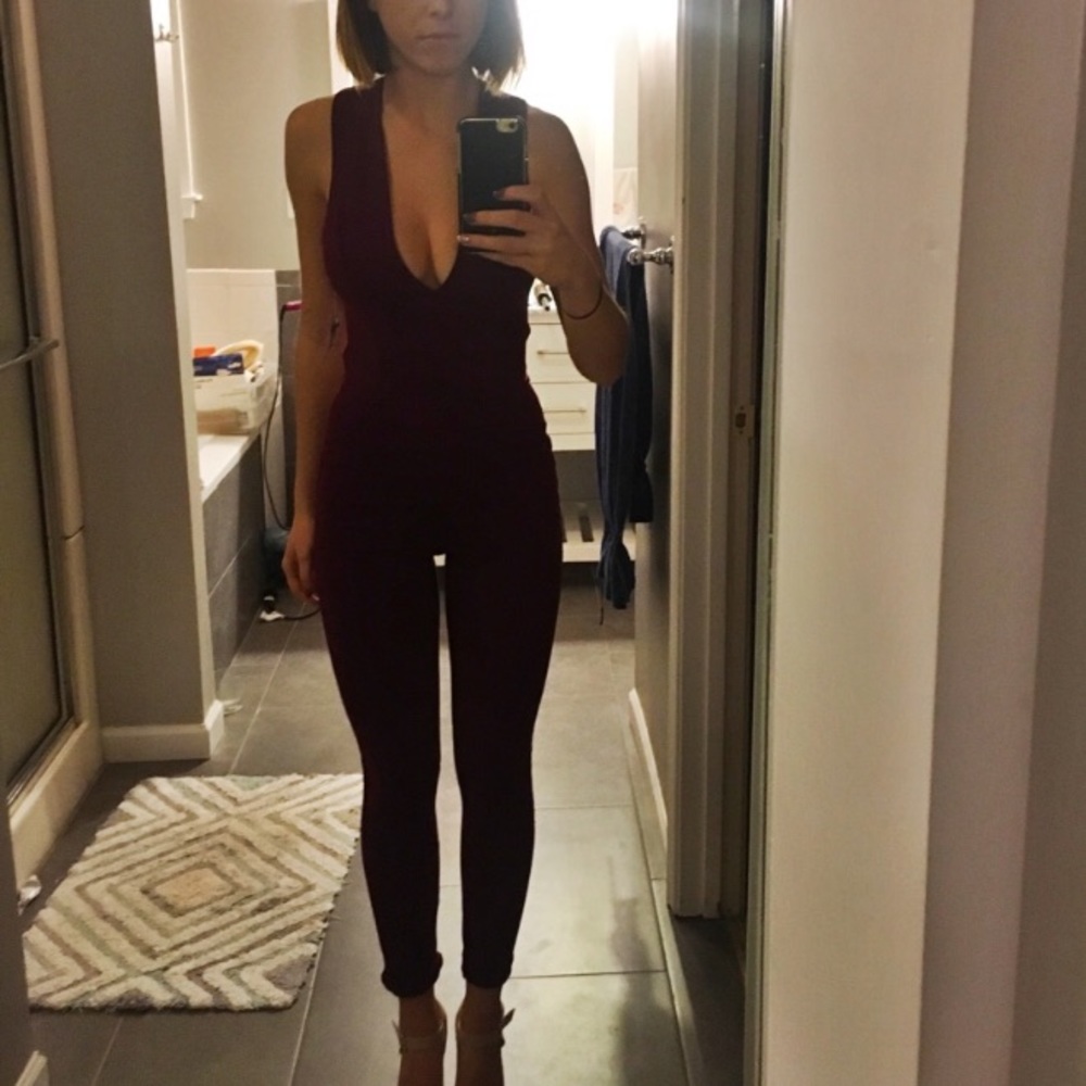 Sexy Maroon Jumpsuit 🌹