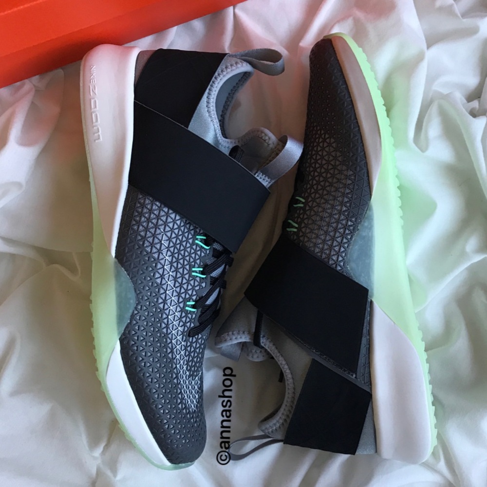 NWT Nike zoom strong 🐺 grey - Picture 4 of 7