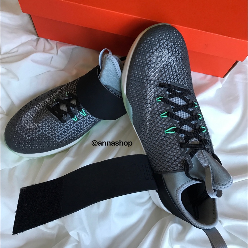 NWT Nike zoom strong 🐺 grey - Picture 5 of 7