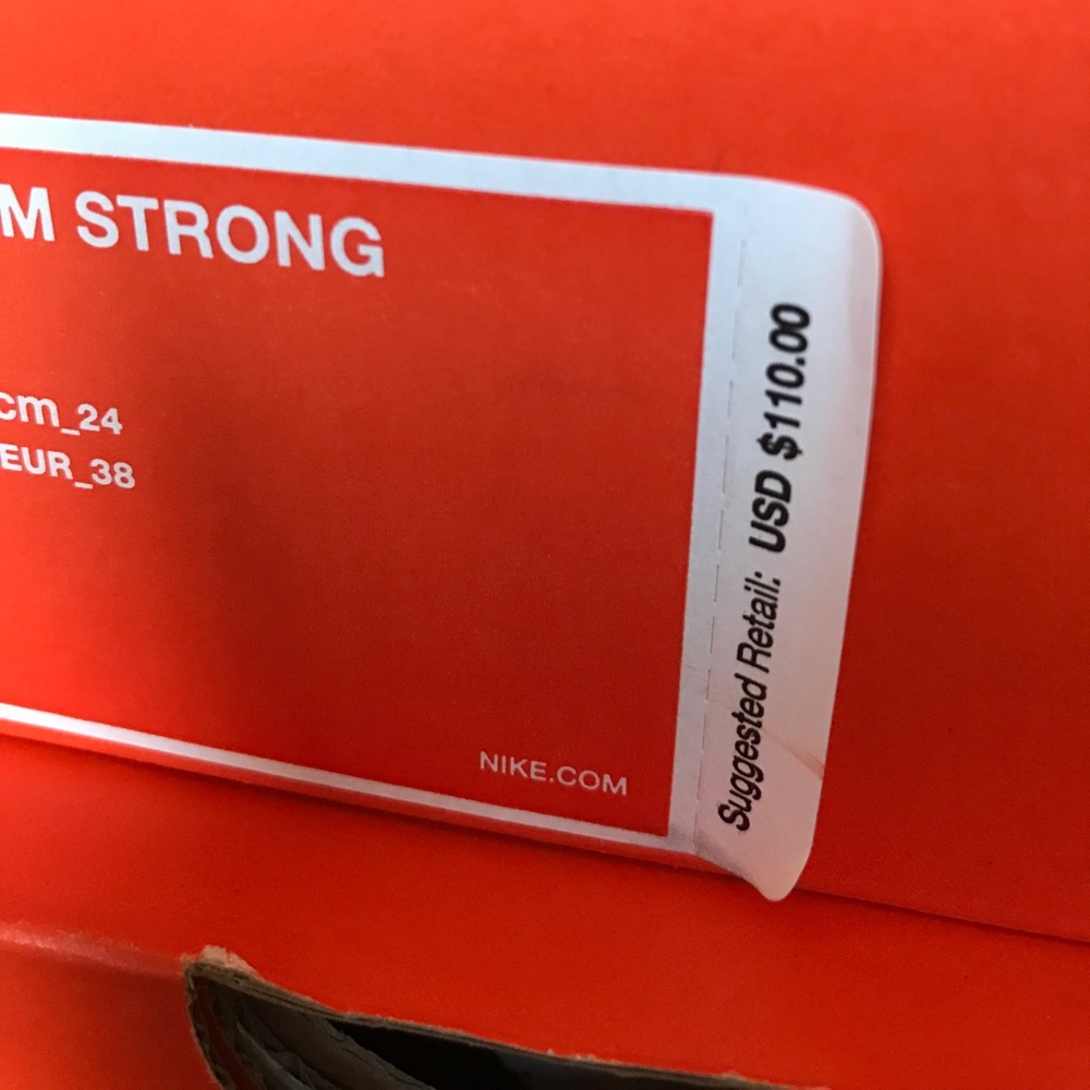 NWT Nike zoom strong 🐺 grey - Picture 7 of 7