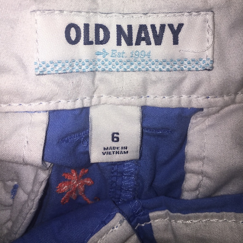 Shorts - Picture 3 of 3
