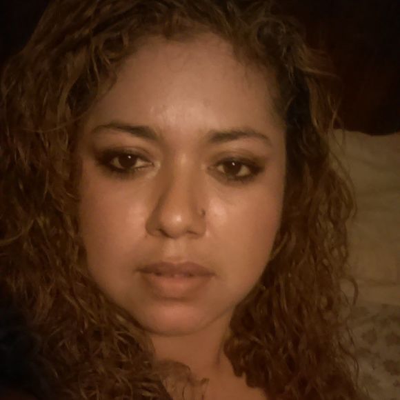 Meet your Posher, Yolanda - Picture 1 of 1