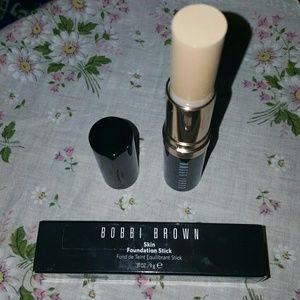 **NEW! Bobbi Brown Foundation SticK**