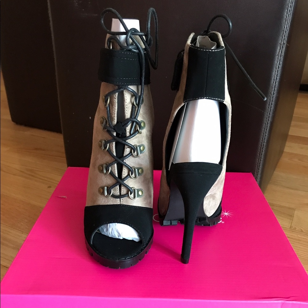 🚫SOLD🚫 Open Toe Bootie