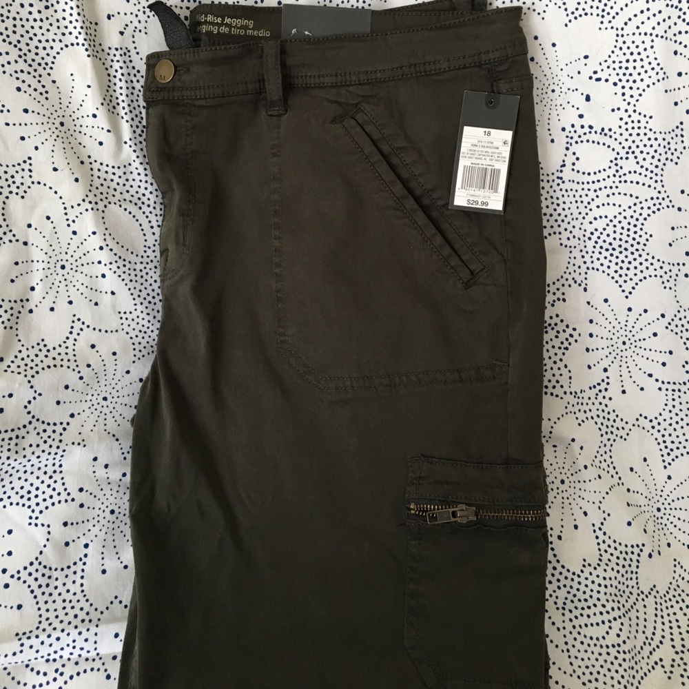 Brand New Army Green Jeggings