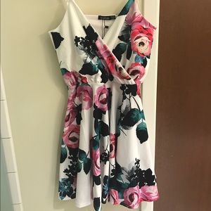Boohoo Floral Wrap Surplice Dress NWT