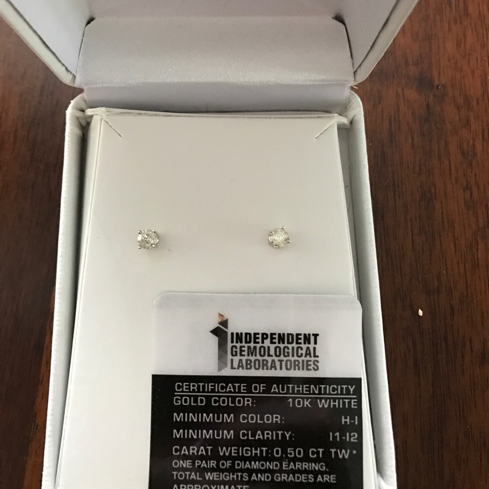 .50 carat weight diamond earrings