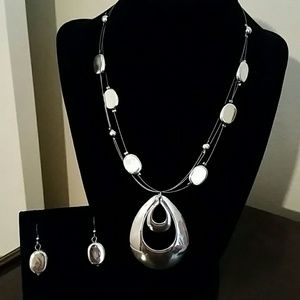 Beautiful Silver Necklace with Matching Earrings