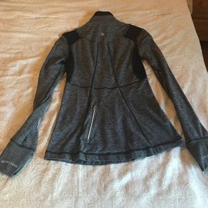 Lululemon running long sleeve.