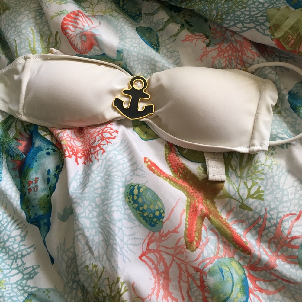 Strapless bikini top