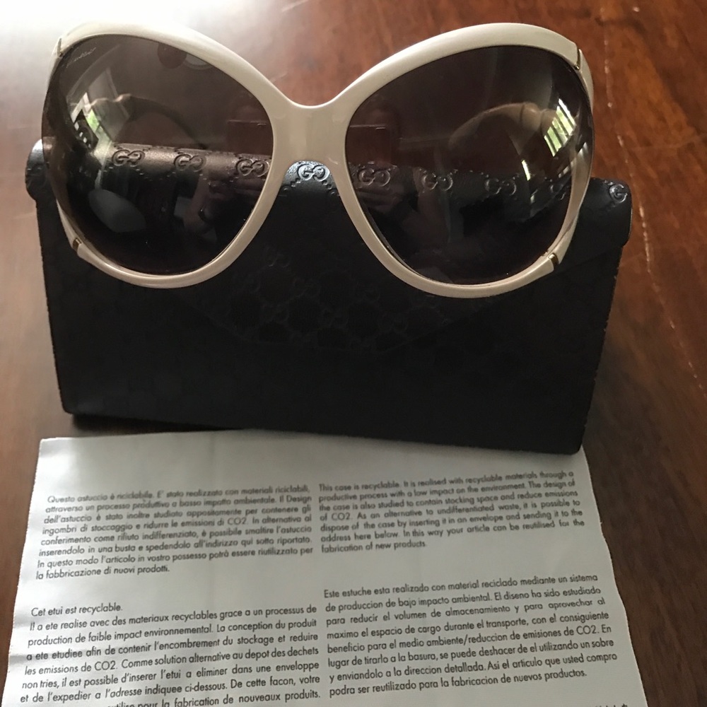 Never worn cream bamboo Gucci sunglasses