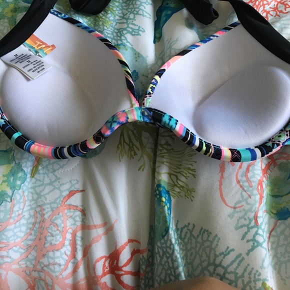 Super padded Sz M bathing suit top! - Picture 3 of 4