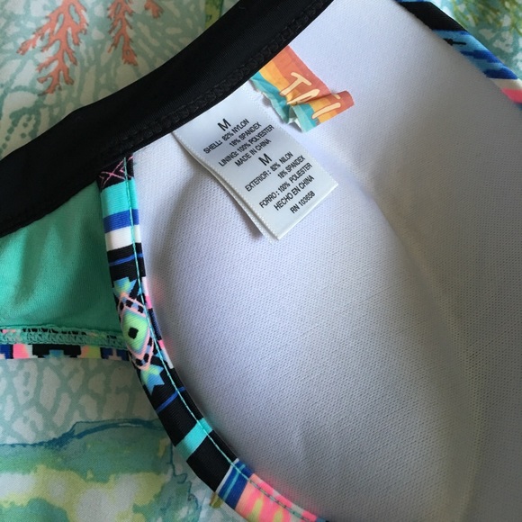 Super padded Sz M bathing suit top! - Picture 4 of 4