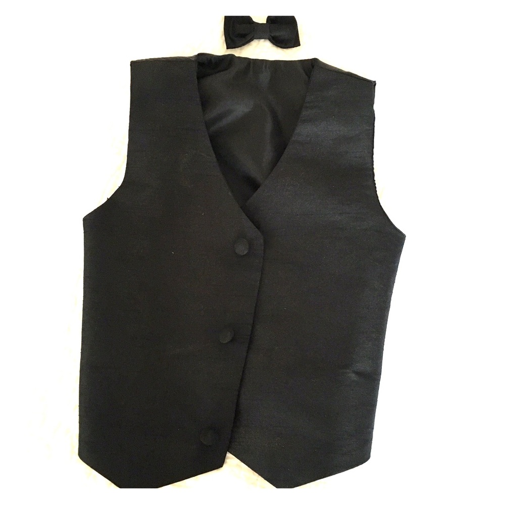 Black 4t vest & bow tie.
