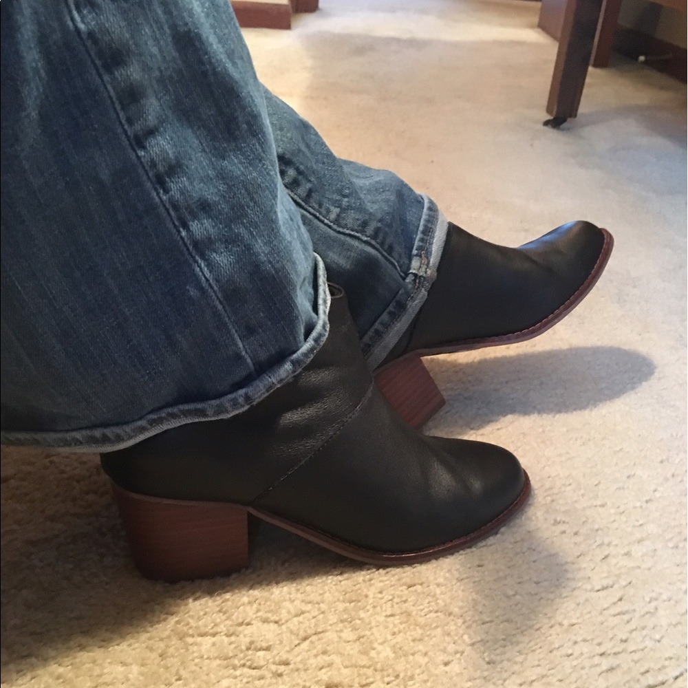 Toms leather boots