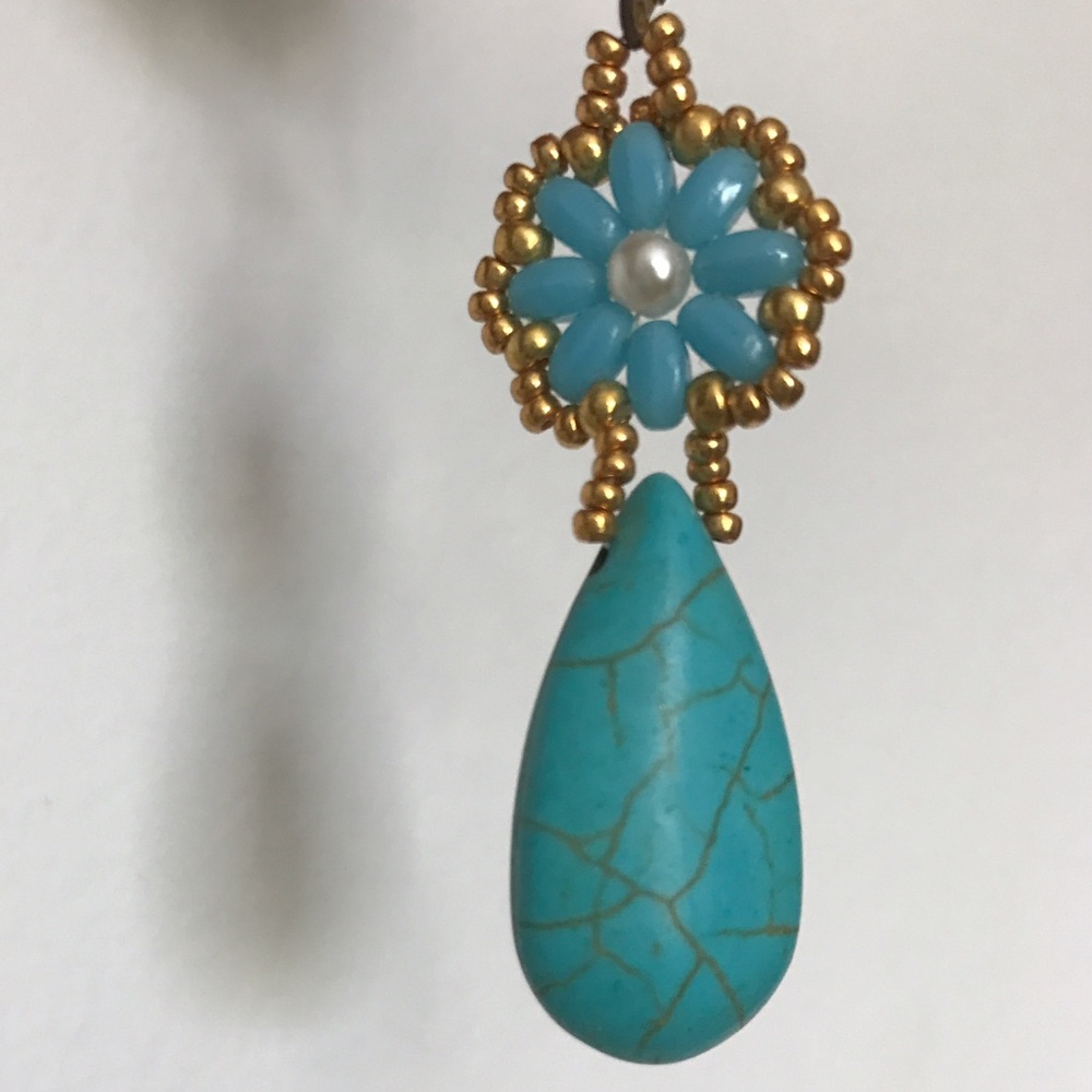 NEVER WORN! Elegant flower-drop earrings