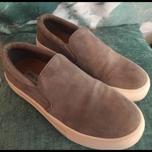 Steve Madden Grey Suede Gills slip on sneakers
