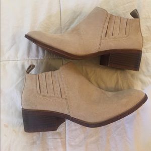 NWOT Tan booties.