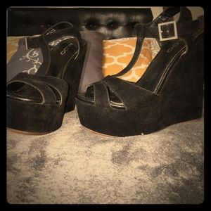 Aldo, black wedge pumps. Women's size 36. (6)