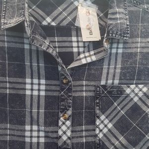 Women's plaid shirt. NWT. From Buckle. XL