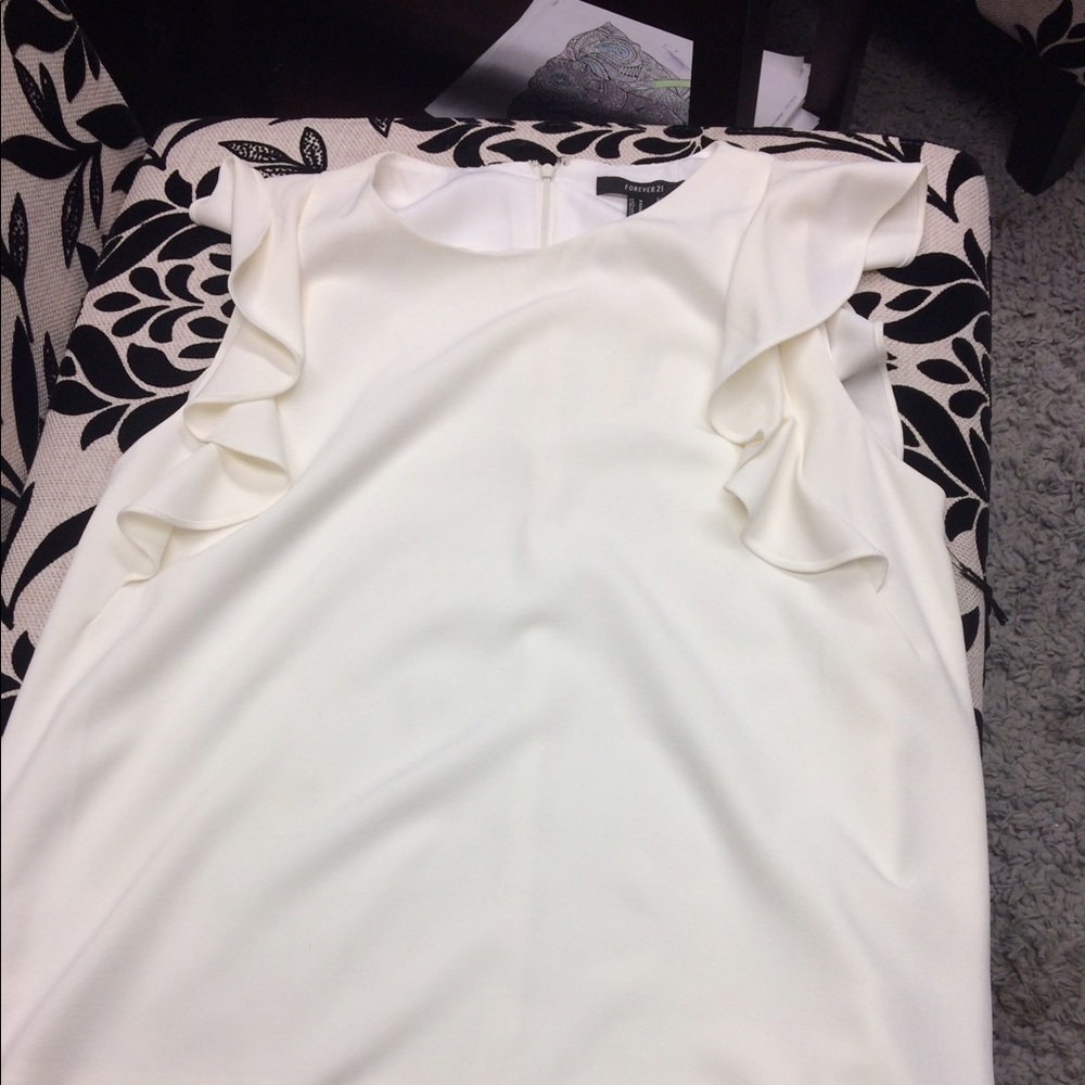 Ruffle sleeve top