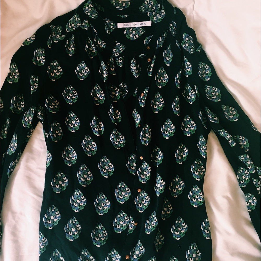 ✨ DVF Button Up Blouse ✨