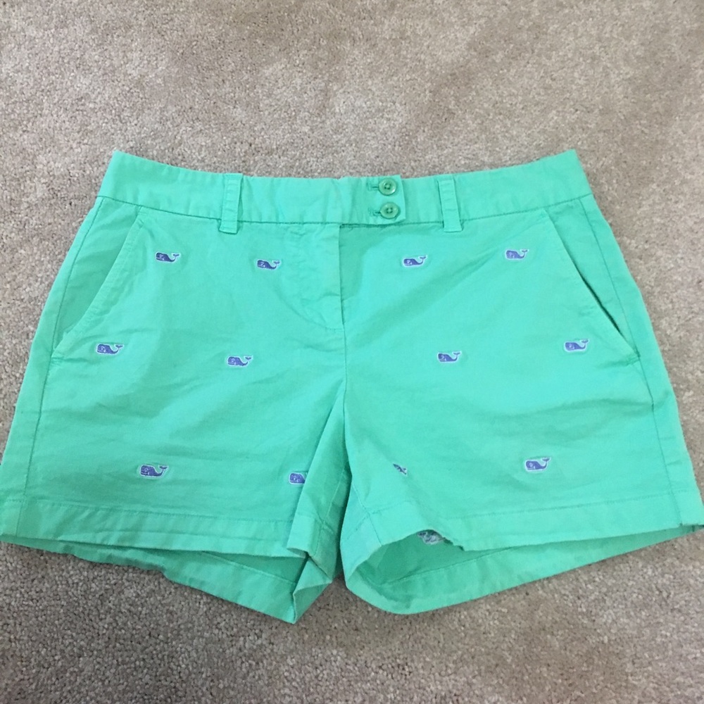 Vineyard Vines embroidered whale shorts