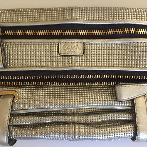 Metallic Coach Clutch - Picture 2 of 5