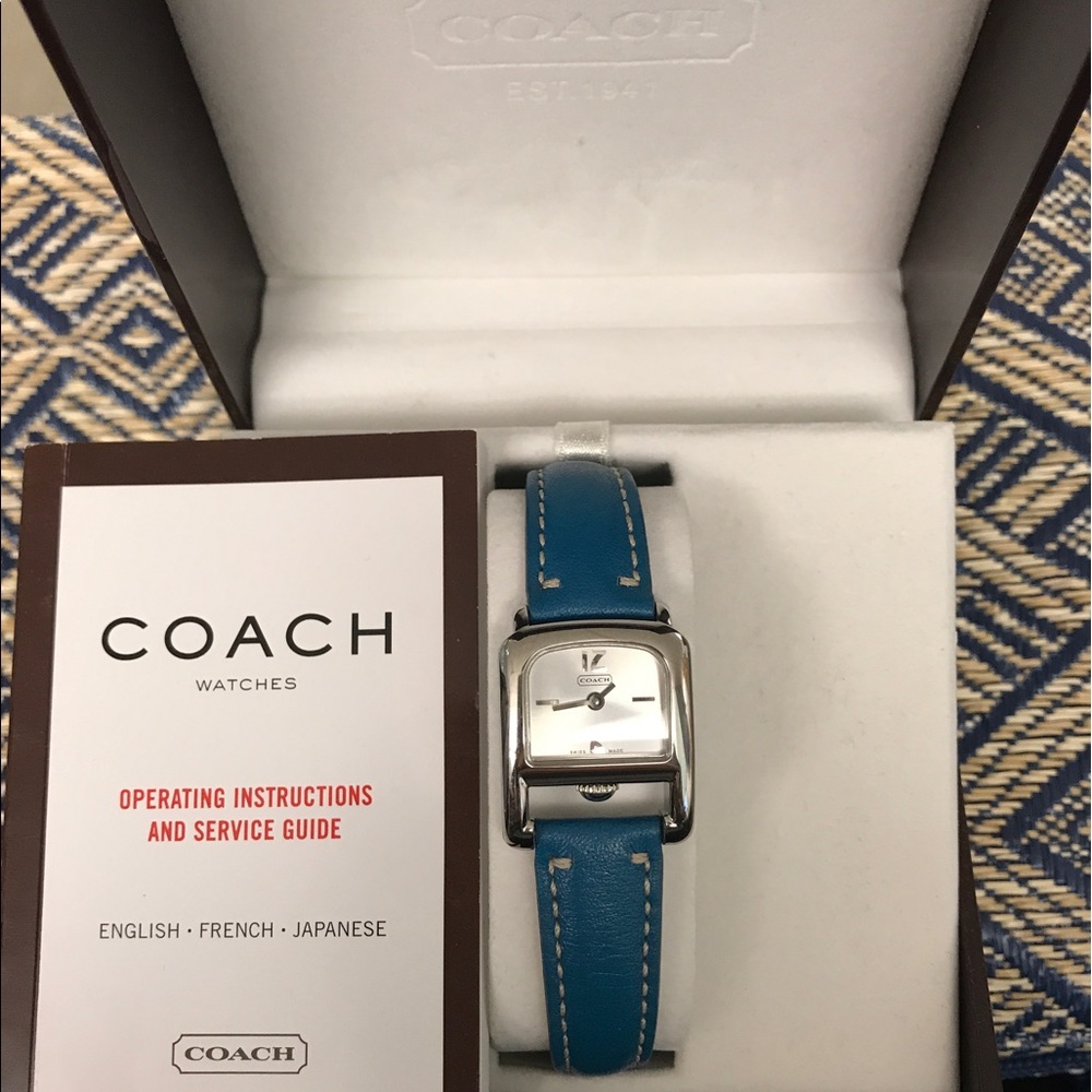 New Coach Watch with Leather Band, Box & Guide - Picture 2 of 4