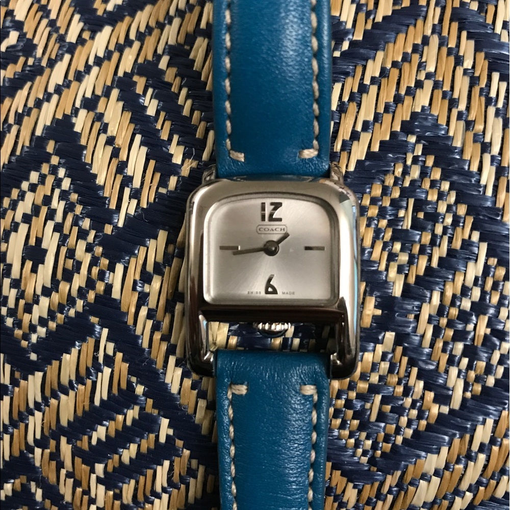 New Coach Watch with Leather Band, Box & Guide - Picture 3 of 4