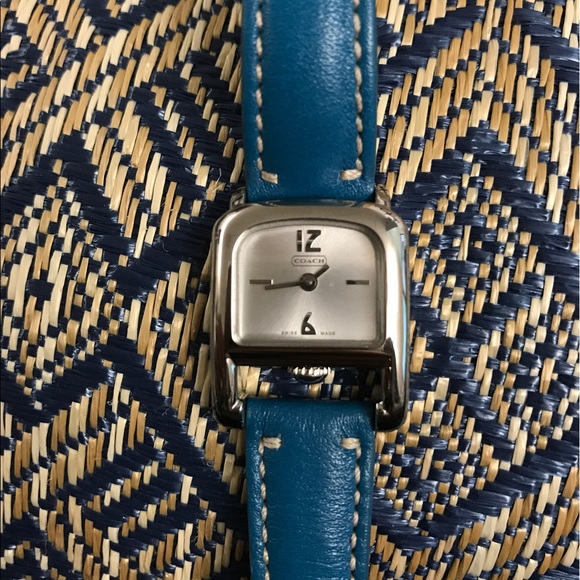 New Coach Watch with Leather Band, Box & Guide - Picture 3 of 4