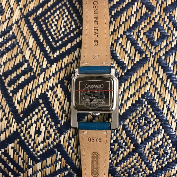 New Coach Watch with Leather Band, Box & Guide - Picture 4 of 4