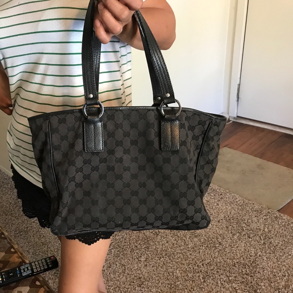 bundle of  gucci and wallet