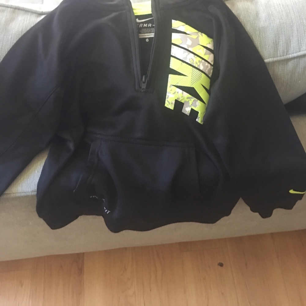 Black Nike kids half zip hoodie