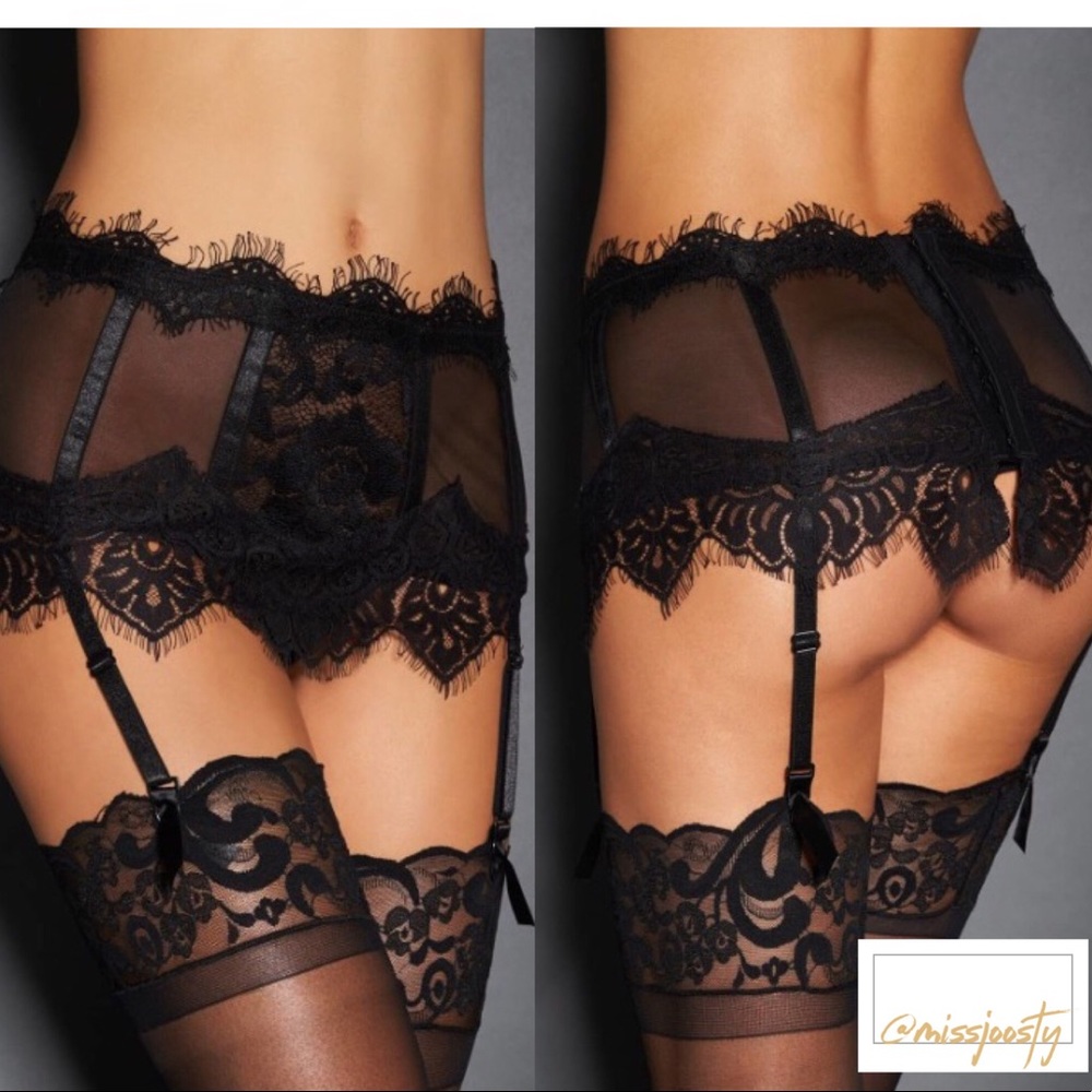 SALE 💝 Fredericks of Hollywood Lace GarterThong