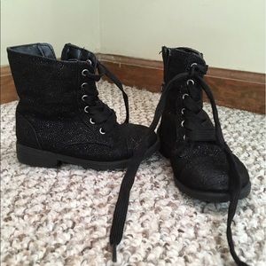 Girls black zip up boot