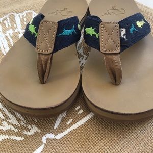 🐳Vineyard Vines sandals 🐠