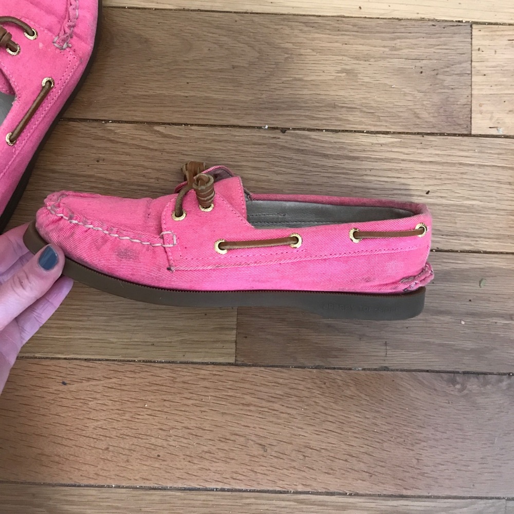 Hot pink Sperry top slider
